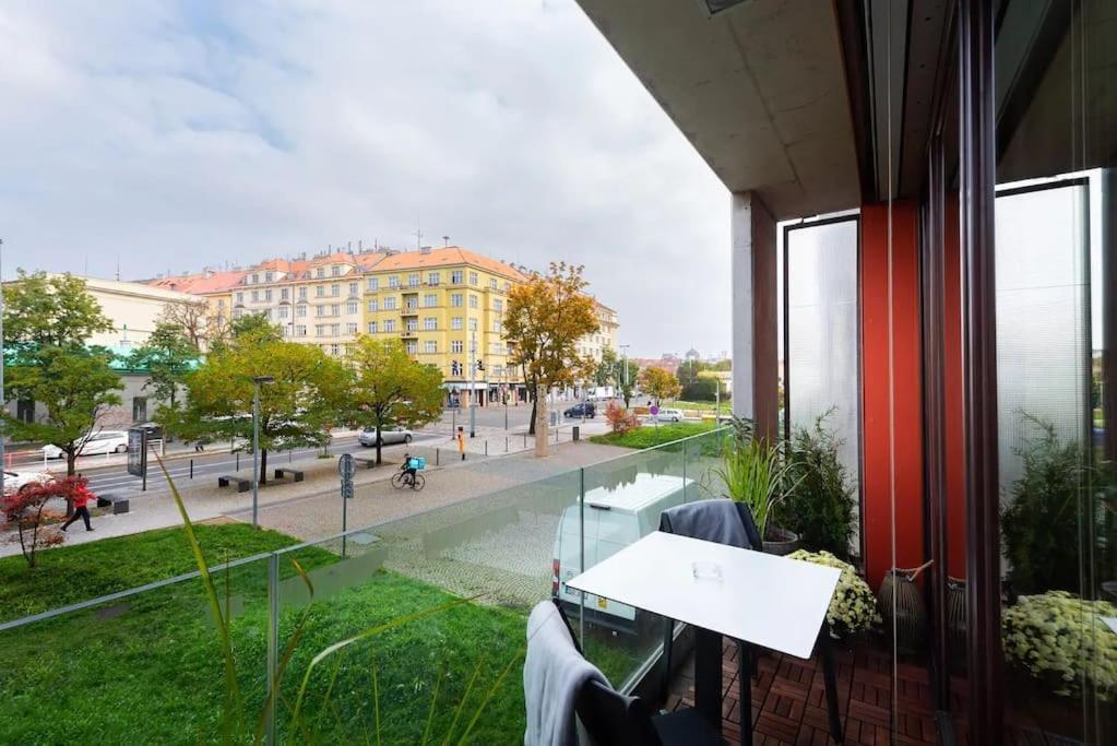 Apartment W/ Free Garage Parking Прага Екстер'єр фото
